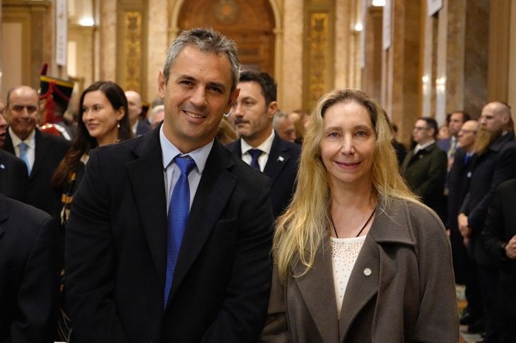 La secretaria de Presidencia, Karina Milei, junto al presidente de la Cámara de Diputados, Martín Menem. 