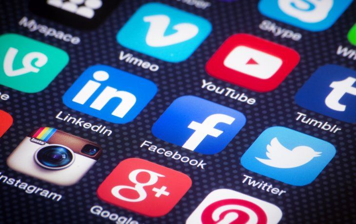 Redes sociales toman postura ante la toma de poder en Afganistán