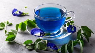 El té azul, una infusión que debes probar si tienes más de 40 años.