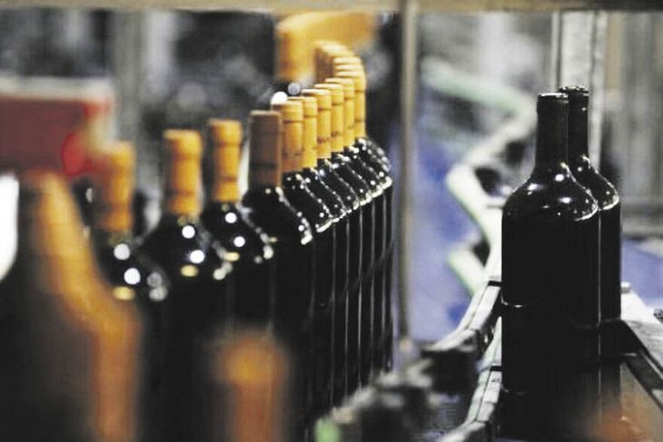 costos. Las bodegas aseguran que el precio de las botellas subió 60% y la uva más de 80% el año pasado.