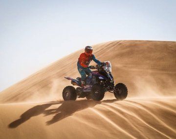 El argentino Nicolás Cavigliasso se impuso en la categoría cuatriciclos, en la tercera etapa del Rally Dakar 2021, que se corrió hoy con un rulo de 630 kilómetros, 403 cronometrados, en la ciudad de Wadi Ad-Dawasir.