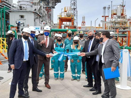 El presidente Alberto Fernández inauguró una planta de YPF.visibility