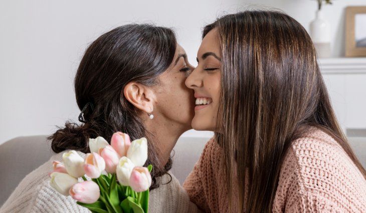 Descubrí la variedad de lugares para festejar a mamá en su día y compartir grandes momentos junto a ella. Descubrí la variedad de lugares para festejar a mamá en su día y compartir grandes momentos junto a ella.