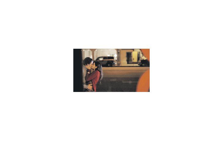 El drama «Like Crazy», sobre una pareja obligada a separarse por cuestiones migratorias, ganó el primer premio del Sundance, y uno especial del jurado para su actriz protagónica, Felicity Jones.