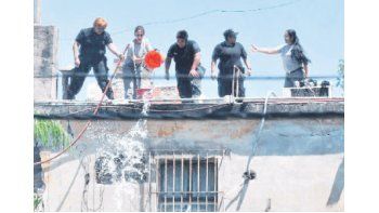 En medio de los incidentes en los que murió la hermana de uno de los líderes de “Los Monos”, hubo un pequeño motín que la Policía penitenciaria pudo combatir.