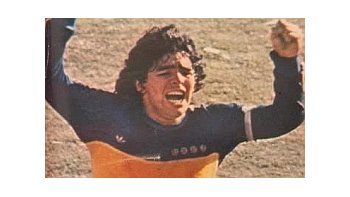 En su debut marcó dos goles, ambos de penal.