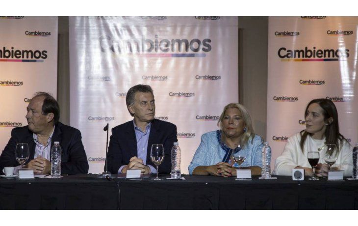 Entre bromas y recuerdos, Macri y Carrió relanzaron Cambiemos