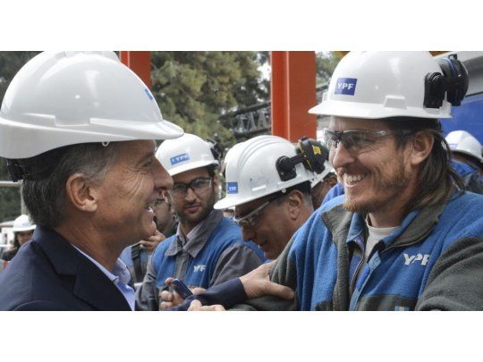 Por primera vez en su historia, YPF se sumó al segmento de la energía eléctrica desde sus centrales ubicadas en la localidad de El Bracho, a 20 kilómetros de la ciudad de San Miguel de Tucumán.