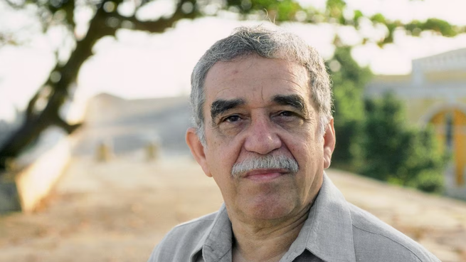 El escritor colombiano Gabriel García Márquez obtiene el Premio Nobel de Literatura