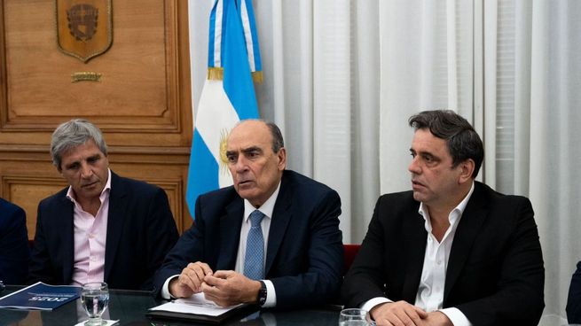 Luis Caputo y Guillermo Francos se reunió con gobernadores de todo el país por Zoom.