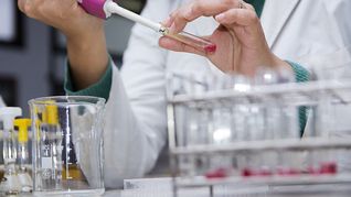 ANMAT dispuso la baja de la habilitación sanitaria de Krolton Pharma por incumplimientos normativos. ANMAT dispuso la baja de la habilitación sanitaria de Krolton Pharma por incumplimientos normativos.