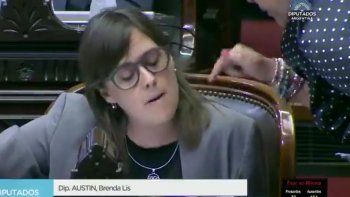 Austin es amenazada por Carrió en plena sesión.&nbsp;