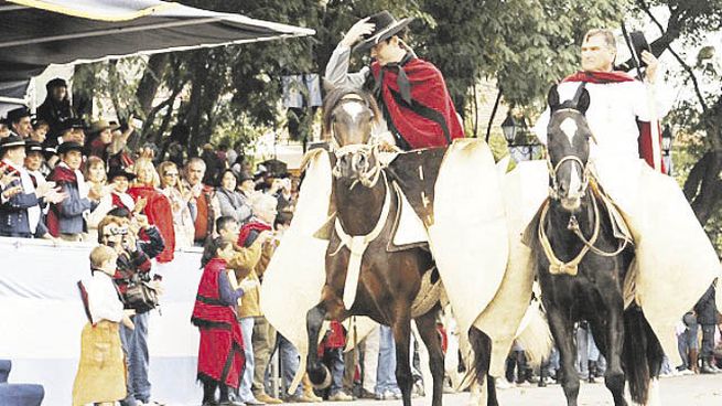 homenajes. Cada año se realiza la tradicional Guardia bajo las estrellas que precedió a la muerte de Güemes. Este año, agrupaciones gauchescas advirtieron que no podrán trasladarse por falta de combustible.