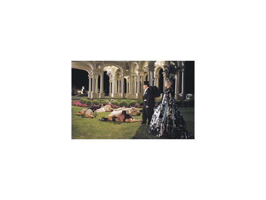 Eugenio Zanetti debuta como realizador con “Amapola”, una película de tono operático que se ama o se rechaza sin términos medios, de trama irregular pero llevadera y con un apabullante trabajo visual.