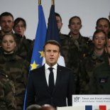 Macron lanzó un servicio militar voluntario para jóvenes de 18 y 19 años que comenzará a aplicarse desde 2026. Macron lanzó un servicio militar voluntario para jóvenes de 18 y 19 años que comenzará a aplicarse desde 2026.
