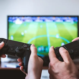 Carlos Slim Helú sorprende a jóvenes mexicanos y les regala curso para crear un videojuego 100% gratis: cómo verlo
