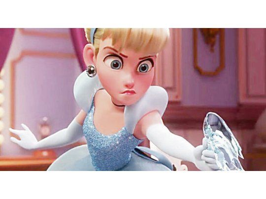 Cenicienta. Empoderada y amante de un ratón. Rara versión.