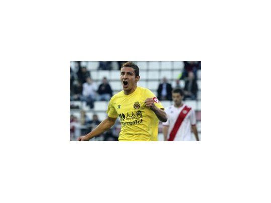 Marco Ruben anotó un gol vital para que Villarreal se alejara de la zona de descenso.
