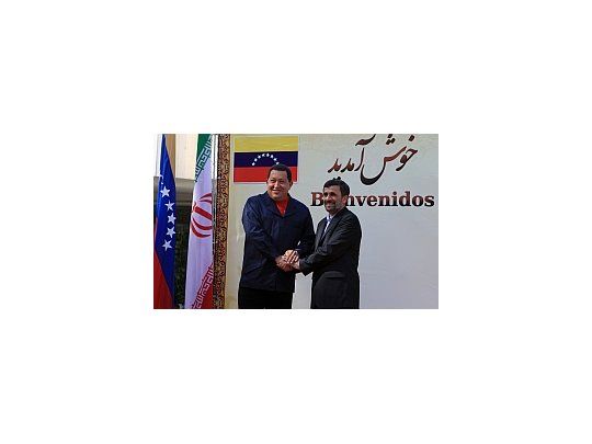 El presidente venezolano dijo que los lazos con Teherán son sólidos y que estarán juntos en cualquier circunstancia