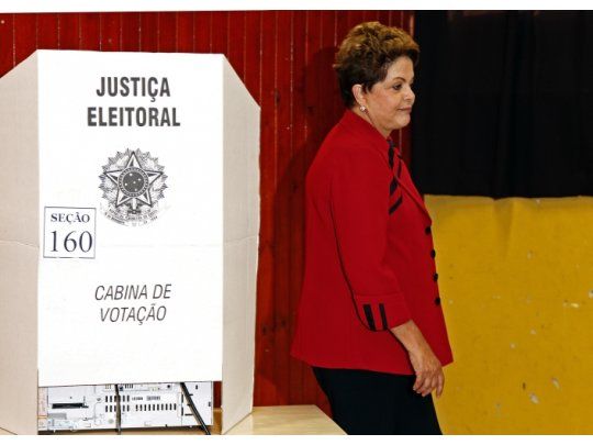 Brasil: ganó Dilma, pero balotaje con Neves se presenta cuesta arriba (foto 1)