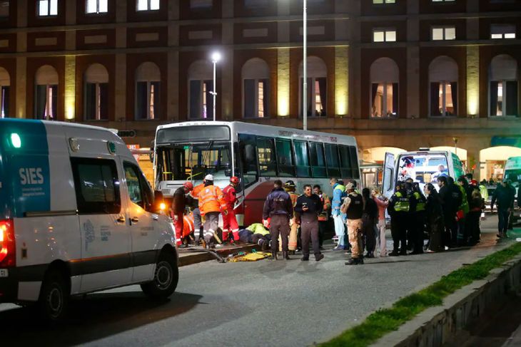 El accidente ocurrió en la zona del skate park, uno de los puntos más concurridos de la rambla marplatense. El accidente ocurrió en la zona del skate park, uno de los puntos más concurridos de la rambla marplatense.