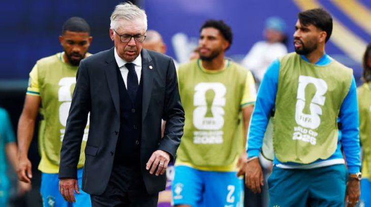 Ancelotti cabizbajo luego de la eliminación en el Mundial 2026.