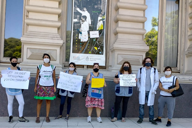 Según explicaron desde la cartera educativa, los docentes deben solicitar las licencias a través de un portal autogestionado.