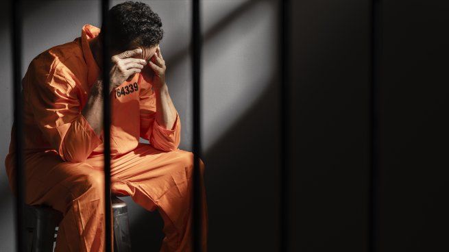 Desde el lunes, en Santa Fe un grupo de presos deberá utilizar uniforme naranja.