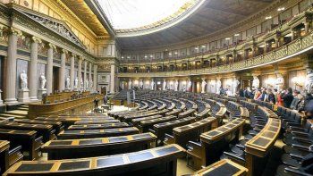 austria es el primer pais de la union europea que exige la vacunacion obligatoria