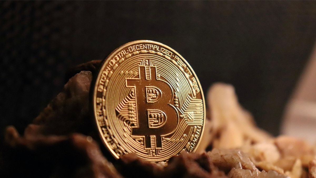 Bitcoin takes a break after hitting all-time highs: it is trading at around 3,000