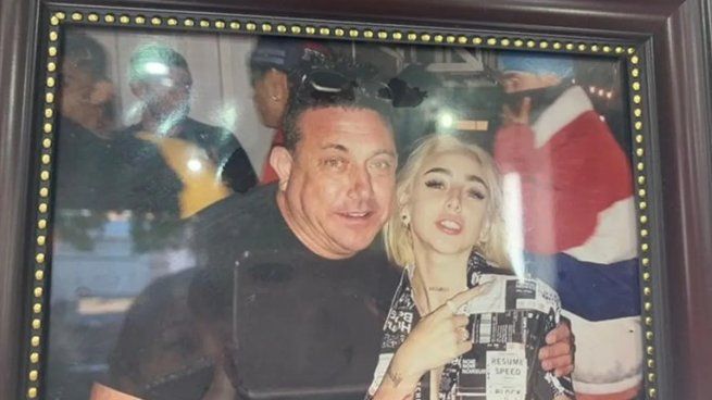 What Nicki Nicole’s father died