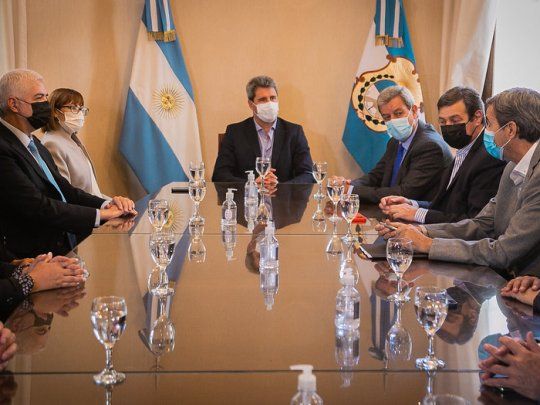Avance. El gobernador Sergio Uñac informó a la canadiense Lundin los resultados positivos de la evaluación de impacto ambiental, que permitirá a la empresa comenzar la etapa de construcción, que prevé 4.000 empleos.