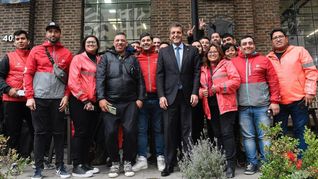 Desde diciembre Banco Nación dará un seguro gratuito a los trabajadores de apps de reparto
