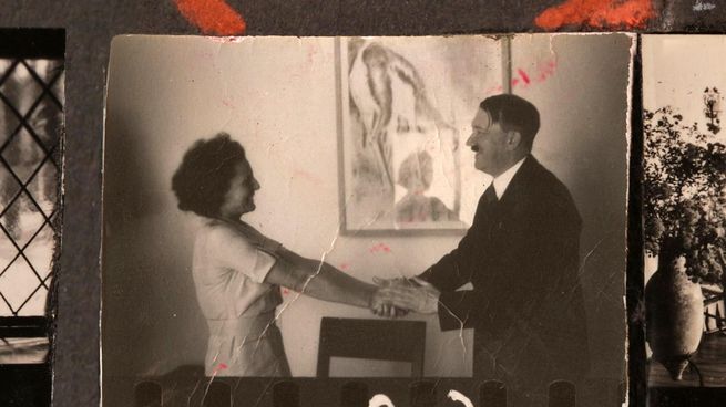 Leni Riefensthal y Adolf Hitler en una imagen del documental de Andres Veiel que abre la Semana de Cine Alemán.