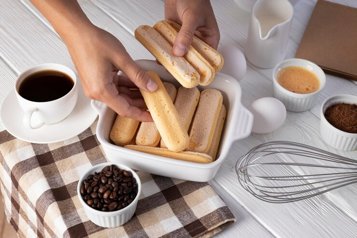 The steps to make a tiramisu. The steps to make a tiramisu.