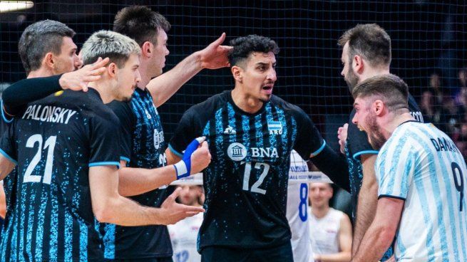 En un partido dramático, Argentina le ganó a Serbia 3 a 2 y se acercó más a París 2024.