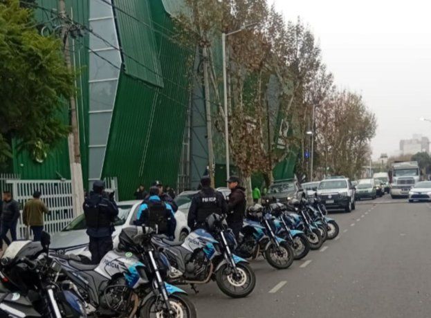 Desde este sábado ya se registran operativos policiales en las inmediaciones del predio. Desde este sábado ya se registran operativos policiales en las inmediaciones del predio.