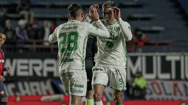 Con una defensa granítica durante 90 minutos, Sarmiento aprovechó la única chance seria en el Nuevo Gasómetro para llevarse un triunfazo clave en su lucha por permanecer en la Primera División del fútbol argentino.