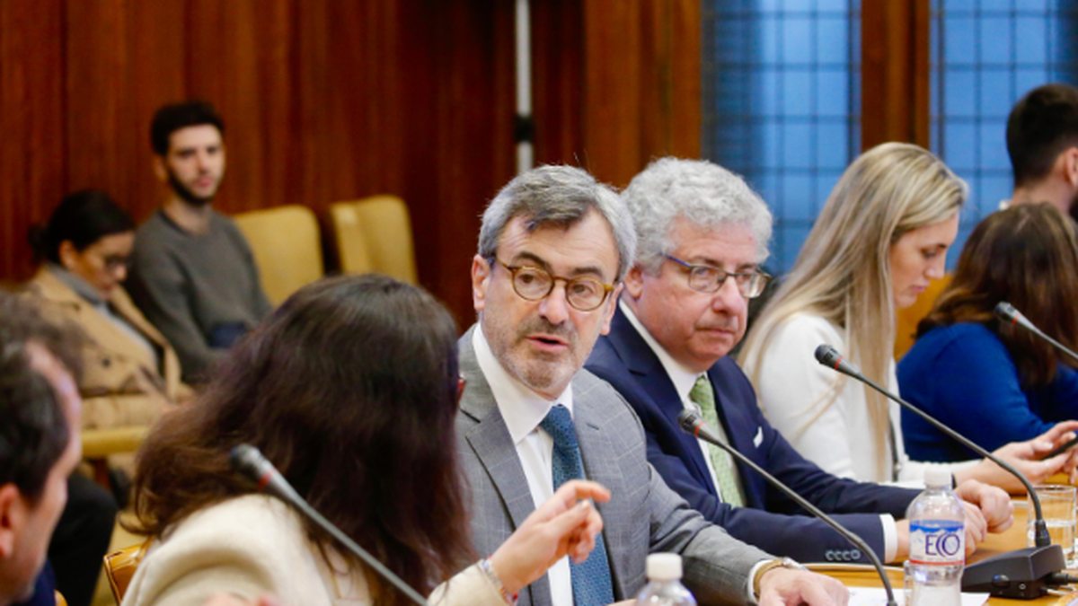 The UIA rejected fiscal competition and warned that factories do not have wheels