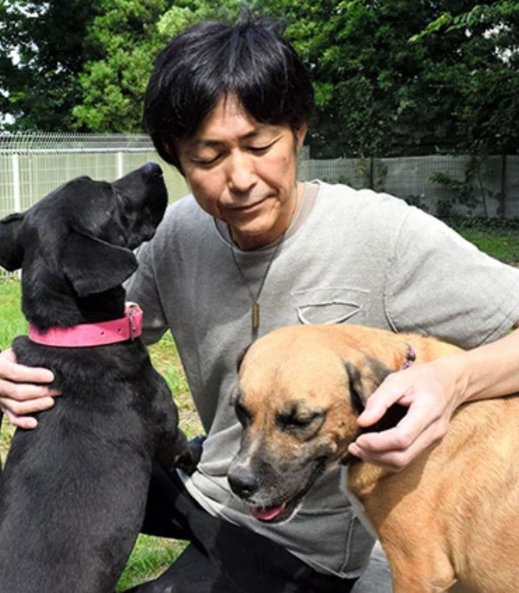 A viral gesture that touched millions of hearts: his Ferrari changed for a shelter and turned the pain into a mission of love for animals.  