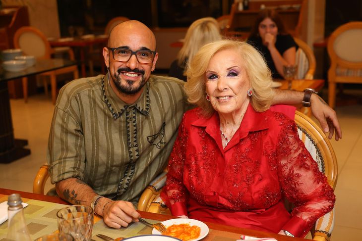Abel Pintos y Mirtha Legrand, presentes en los festejos marplatenses. Abel Pintos y Mirtha Legrand, presentes en los festejos marplatenses.