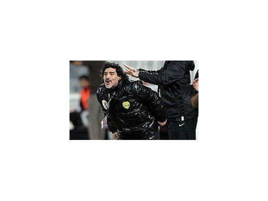 Maradona es candidato a dirigir la Selección de Emiratos Árabes.