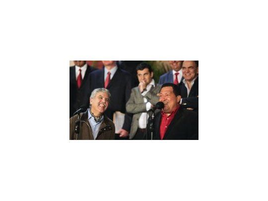 De Vido y Chávez; de fondo, Galuccio.