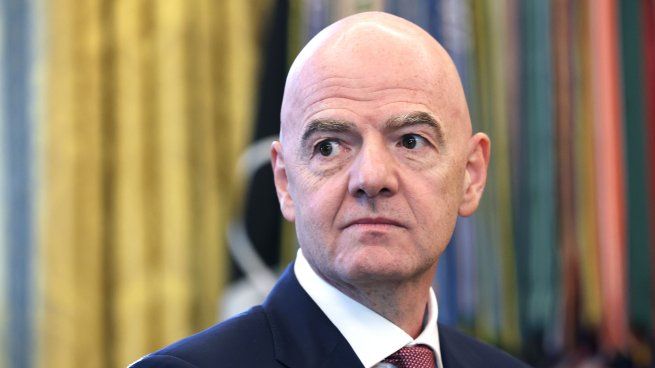 El mandamás del ente que regula al fútbol tendrá que resolver una delicada situación en la previa del Mundial 2026.