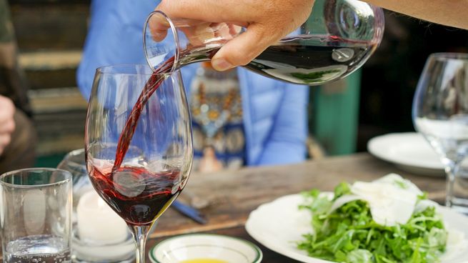 España fue el primer país en desarrollar una planta capaz de desalcoholizar el vino en el año 2004.