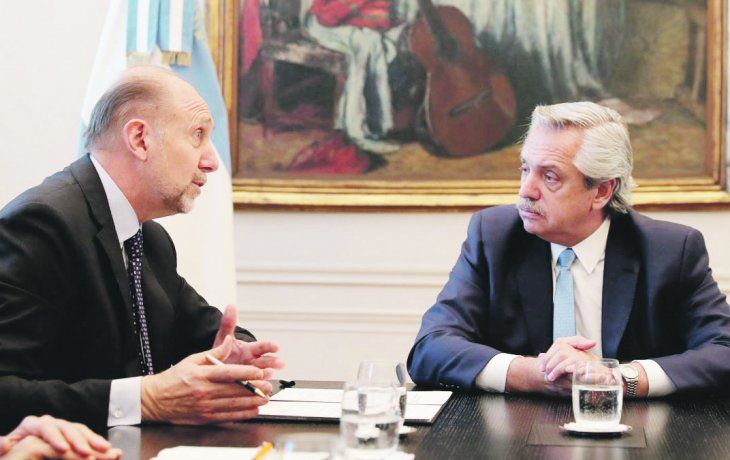 El presidente Alberto Fernández junto al gobernador Omar Perotti.