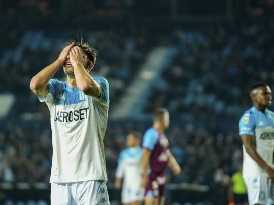 Decepción. Racing no pudo superar a Arsenal en Avellaneda y pierde terreno en la Liga Profesional.
