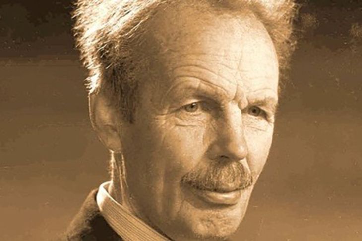 Arthur Pigou, reconoció una serie de falencias en la modelización de la Teoría Cuantitativa del Dinero, que Friedman y sus seguidores fueron incapaces de recoger Arthur Pigou, reconoció una serie de falencias en la modelización de la Teoría Cuantitativa del Dinero, que Friedman y sus seguidores fueron incapaces de recoger