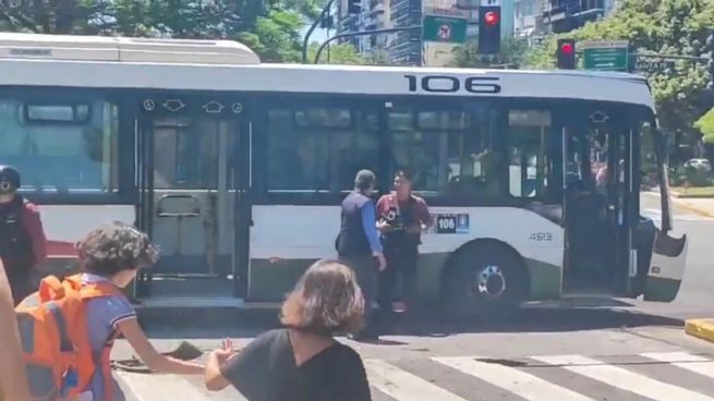 El hecho ocurrió en la intersección de Cerrito y la avenida Santa Fe.