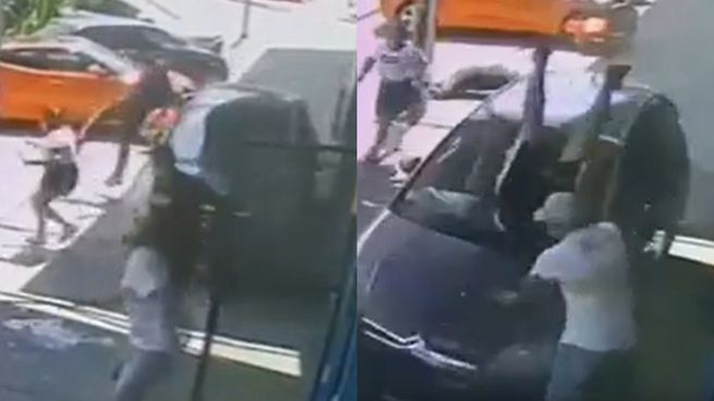El vehículo quedó atravesado sobre la vereda tras el ataque que dejó tres personas con lesiones leves.